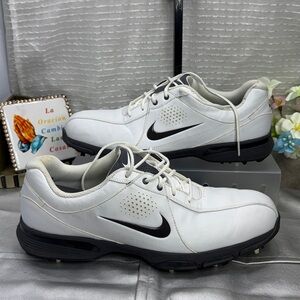 (M4) Nike Salty Soft Spike Shoes
628527-101 Men's Size 10 US